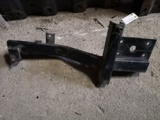RENAULT MIDLUM PŘEDNÍ DRŽÁK PRAVÁ