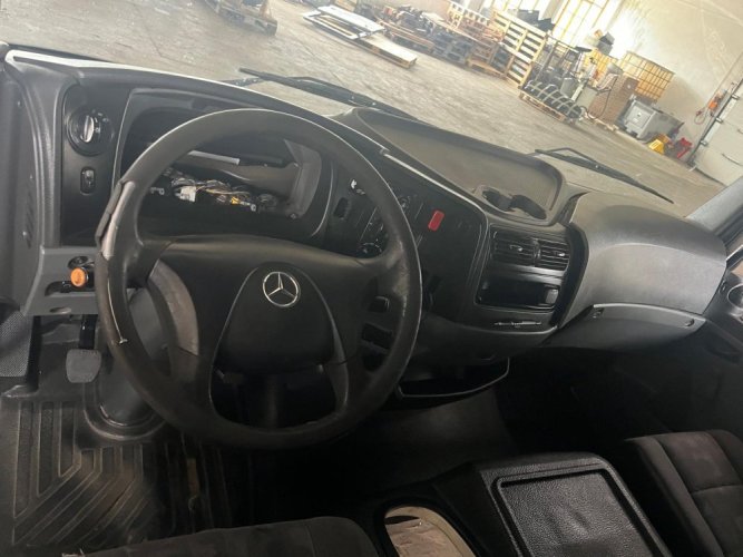 Mercedes Atego Fahrerhaus, Sitz, Windschutzscheibe usw. A9736000020, A 973 600 00 20, A9736000105, A 973 600 01 05, A9736710810, A6866710010, A9676800555, A9737203105, A 973 720 31 05, A9737203205, A 973 720 32 05, A9737200118, A9737200218, A9407200770, A9407200870, A9737500009, A 973 750 00 09, A9738800585, A 973 880 05 85, A9408101419, A 940 810 14 19, A9408102919, A 940 810 29 19, A0018109714, A0018109814, A0068306061, A9438300042, A9409102701, A 940 910 27 01, A9409106801