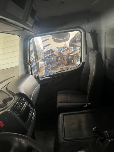 Mercedes Atego Fahrerhaus, Sitz, Windschutzscheibe usw. A9736000020, A 973 600 00 20, A9736000105, A 973 600 01 05, A9736710810, A6866710010, A9676800555, A9737203105, A 973 720 31 05, A9737203205, A 973 720 32 05, A9737200118, A9737200218, A9407200770, A9407200870, A9737500009, A 973 750 00 09, A9738800585, A 973 880 05 85, A9408101419, A 940 810 14 19, A9408102919, A 940 810 29 19, A0018109714, A0018109814, A0068306061, A9438300042, A9409102701, A 940 910 27 01, A9409106801