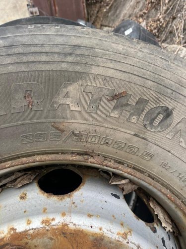 DAF CF REZERVA, REZERVNÍ KOLO 295/80 R22.5