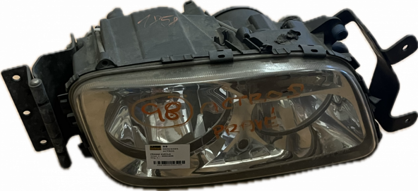 MERCEDES ACTROS FRONT LIGHT RIGHT