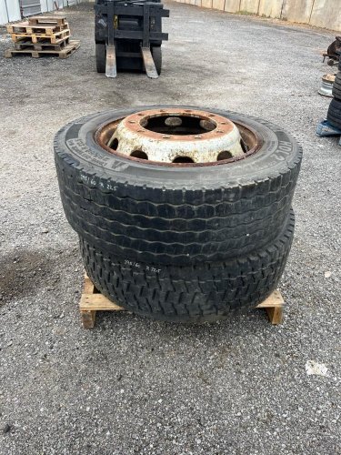 2KS PNEUMATIKA S DISKEM 295/60 R22.5