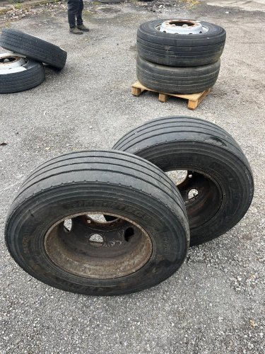2KS PNEUMATIKA S DISKEM 265/70 R17.5