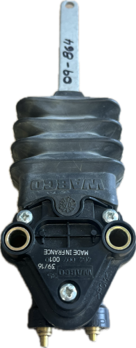 MAN, IVECO, RENAULT PNEUMATICKÝ VENTIL, VENTIL PÉROVÁNÍ KABINY 464 007 001 0, 81.43610.6124, 4640070010, 81436106129, 8188642, 81436106129, 5010136105, 5021170189, 7420746460, 5010136105, 5021170189, 1934938, 4640070010, 20746460, 2V5819810, 8188642, 08188642, 81436106129, 0759050, 1505081, 759050,