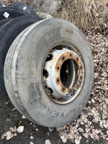 DAF CF REZERVA, REZERVNÍ KOLO 295/80 R22.5