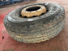 MERCEDES ACTROS PNEUMATIKA S DISKEM 315/80 R 22. A0014011902, A 0014011902