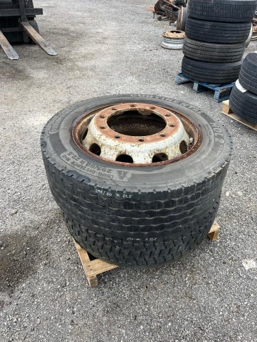 2KS PNEUMATIKA S DISKEM 295/60 R22.5
