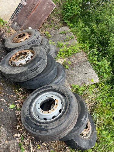 PNEUMATIKA S DISKEM 295/80 R22.5
