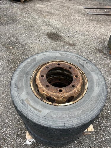 3KS PNEUMATIKA S DISKEM 245/70 R17.5