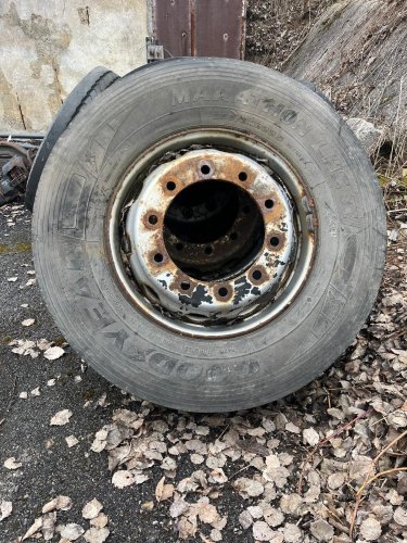 DAF CF REZERVA, REZERVNÍ KOLO 295/80 R22.5