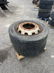 2KS PNEUMATIKA S DISKEM 295/60 R22.5