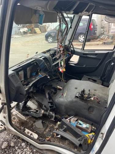 IVECO EUROCARGO KABINA 5801284177, 5801284018, 504232512, 504232513, 99442508, 500301542, 99442507, 500301541, 8142391, 504301228, 8142392, 504301227, 504168235, 504369976, 5801341109, 504066646, 504060411, 504067037, 5801383659, 504112154, 41211127, 5801448144