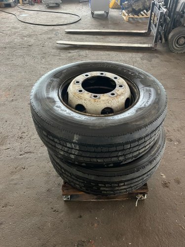 MAN TGM 2KS PNEUMATIKA S DISKEM 285/70 R 19.5