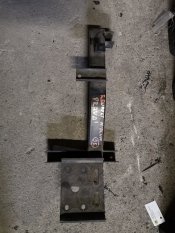 RENAULT MIDLUM PŘEDNÍ DRŽÁK PRAVÁ