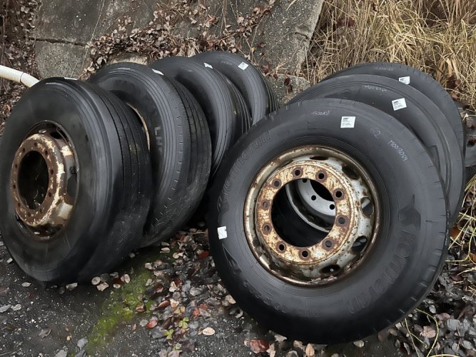 PNEUMATIKA S DISKEM 295/80 R22.5