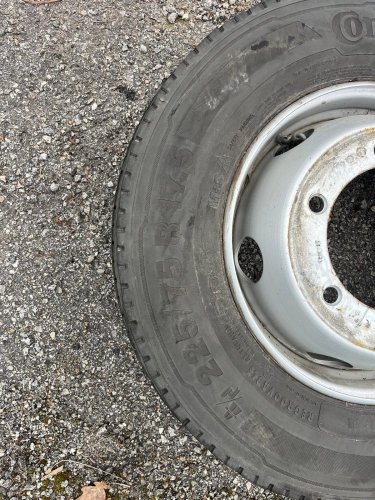 PNEUMATIKA S DISKEM 225/75 R 17.5